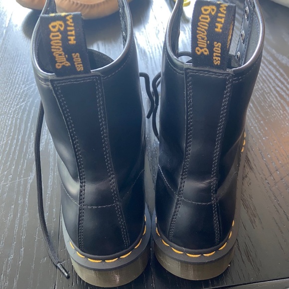 Size 8 Dr Martens 1460 Women’s Classic Lace Up Boots never worn. - Picture 3 of 4